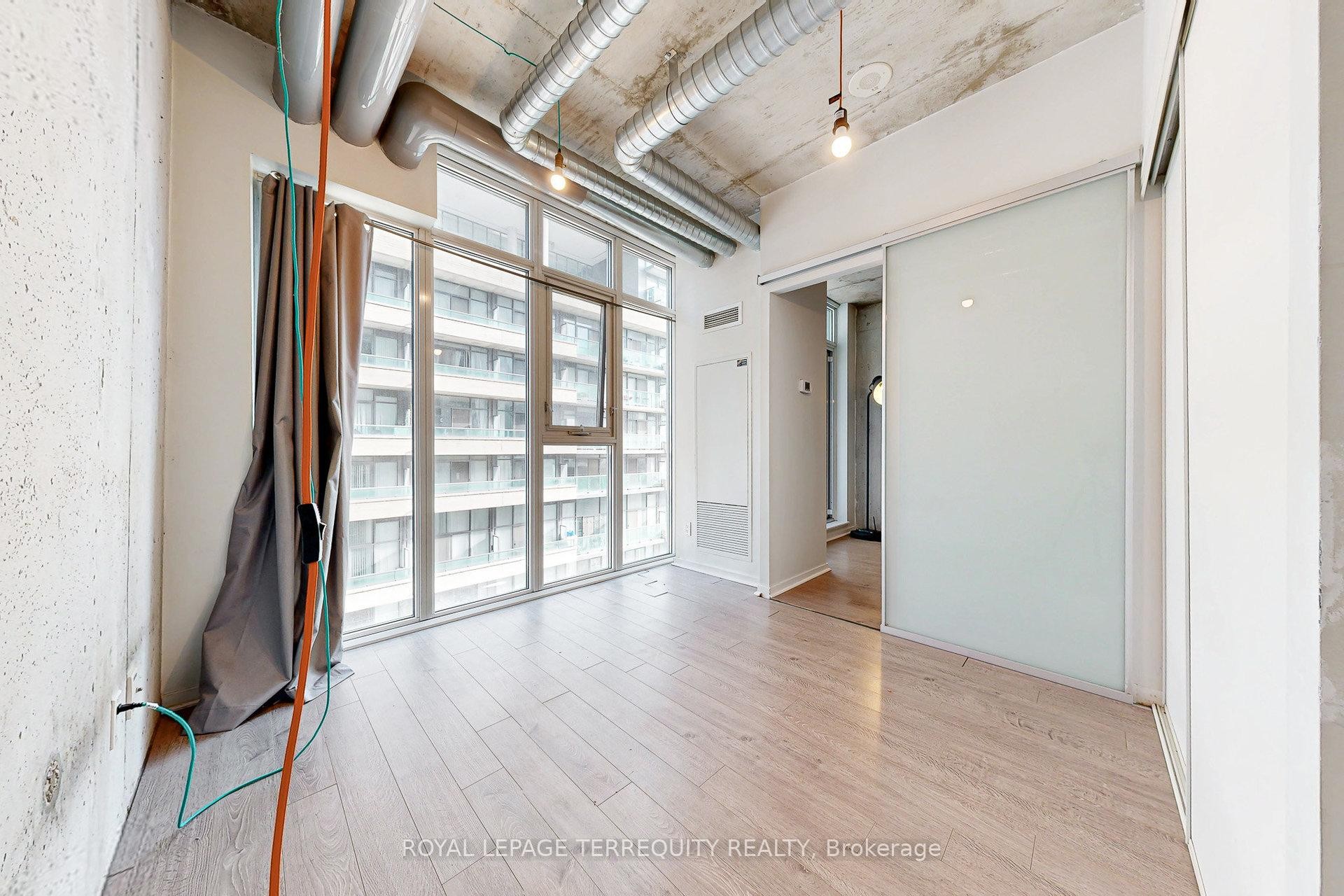 525-150 Sudbury Street, Toronto, ON - Indoor Photo Showing Other Room