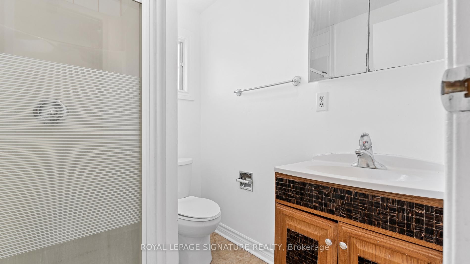 18 Charlton Crescent, Ajax, ON - Indoor Photo Showing Bathroom