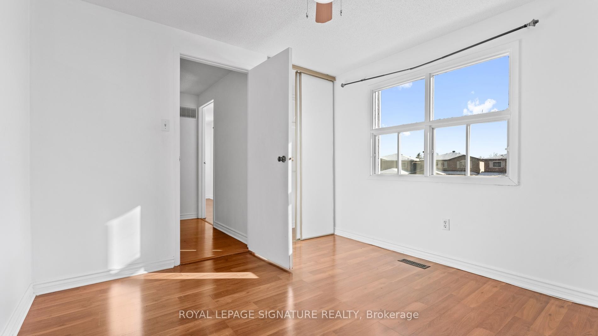 18 Charlton Crescent, Ajax, ON - Indoor Photo Showing Other Room