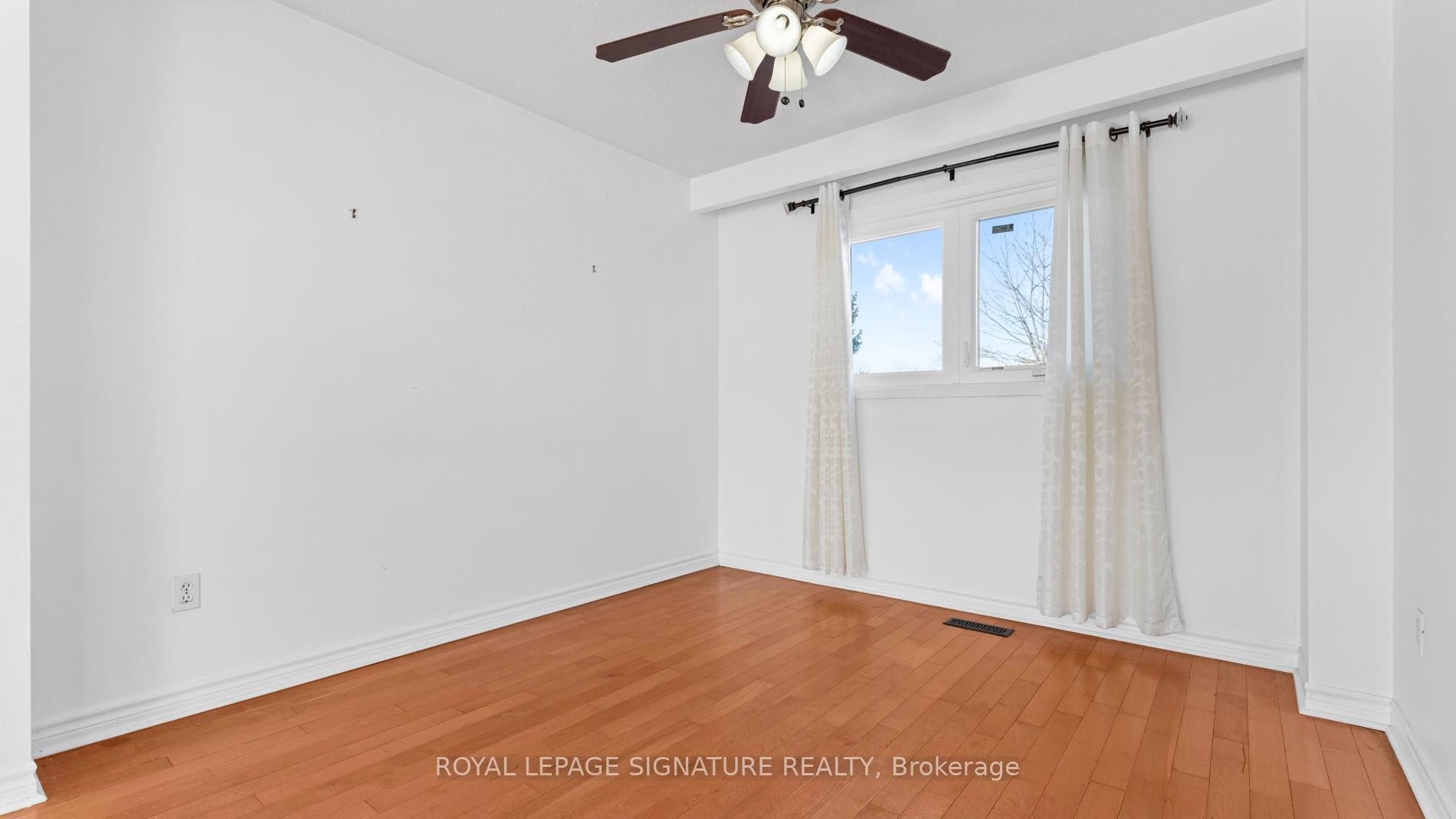 18 Charlton Crescent, Ajax, ON - Indoor Photo Showing Other Room