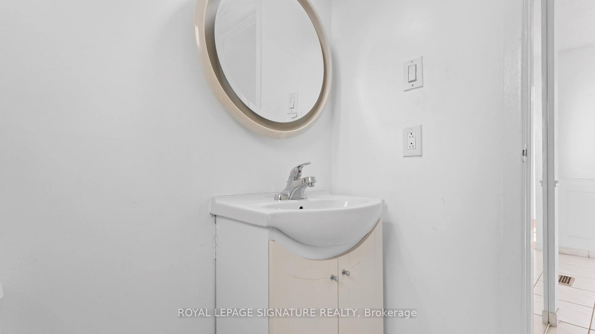 18 Charlton Crescent, Ajax, ON - Indoor Photo Showing Bathroom