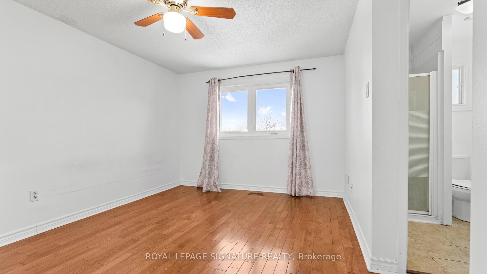 18 Charlton Crescent, Ajax, ON - Indoor Photo Showing Other Room