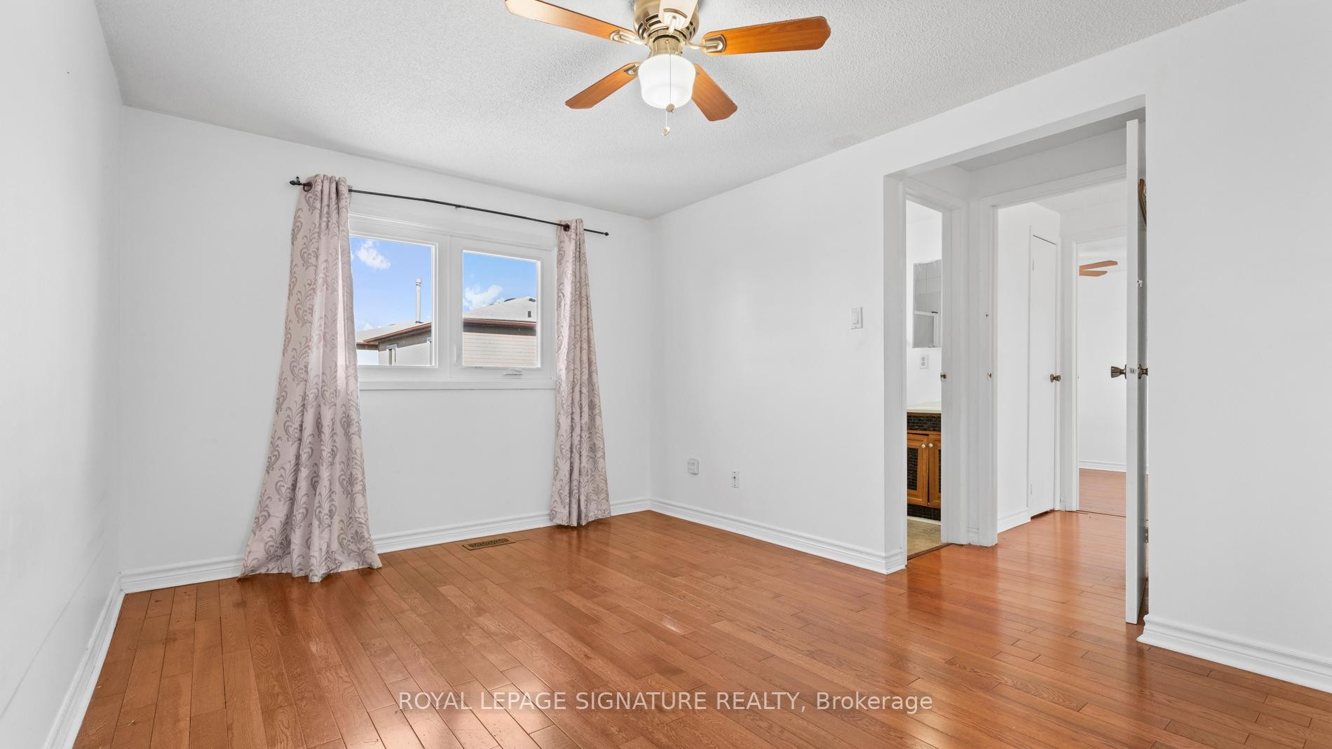 18 Charlton Crescent, Ajax, ON - Indoor Photo Showing Other Room