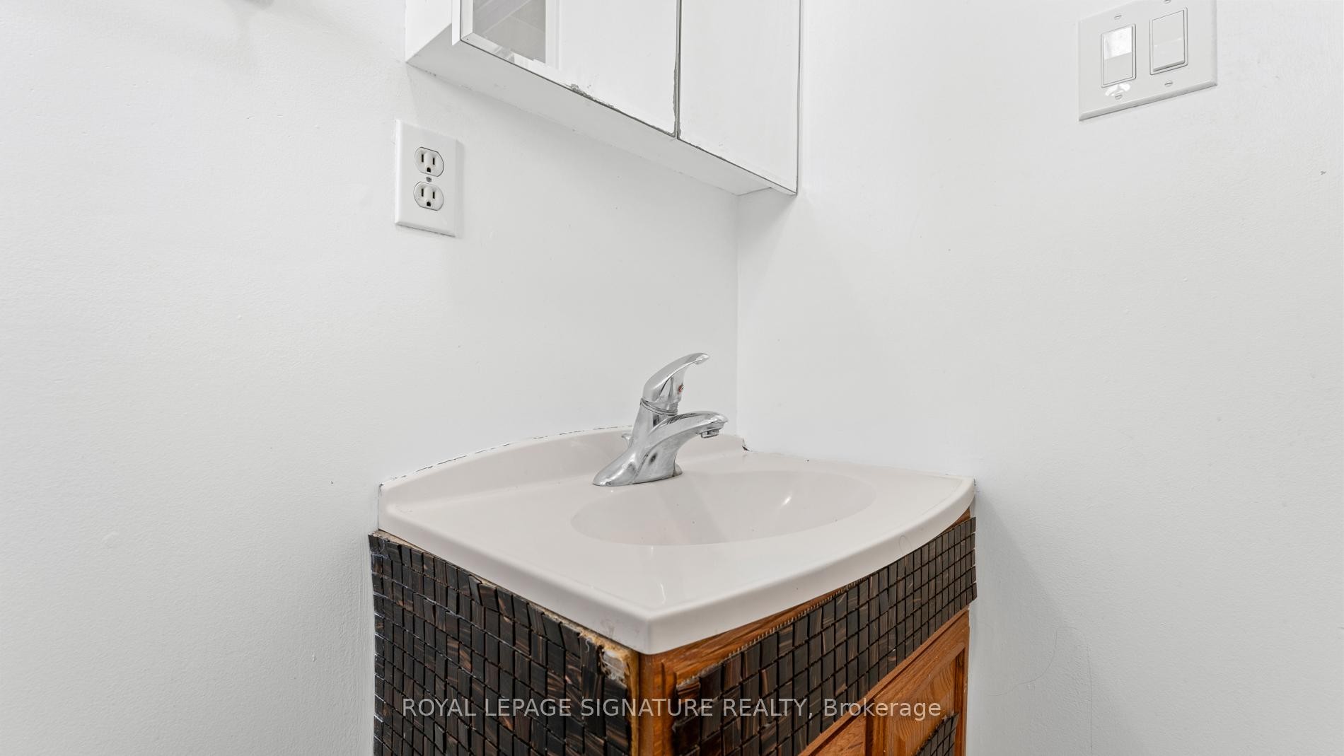 18 Charlton Crescent, Ajax, ON - Indoor Photo Showing Bathroom