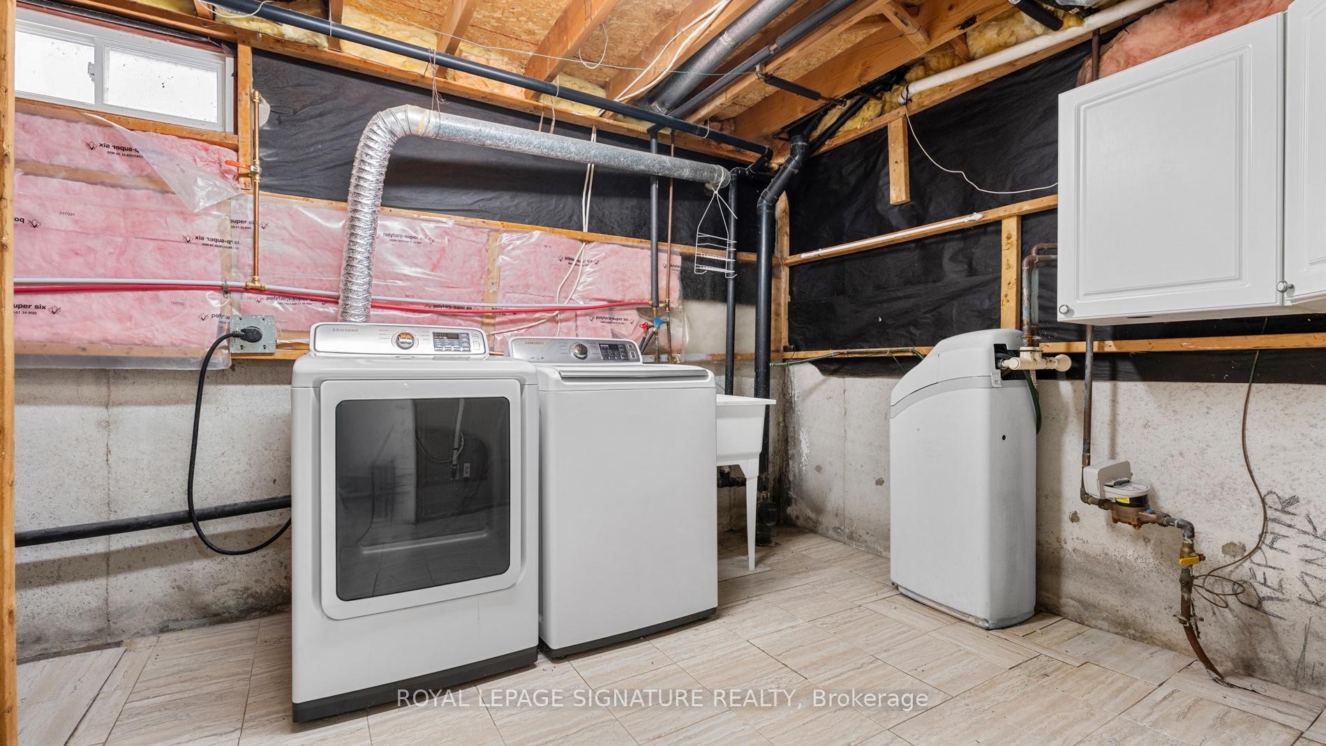 18 Charlton Crescent, Ajax, ON - Indoor Photo Showing Laundry Room
