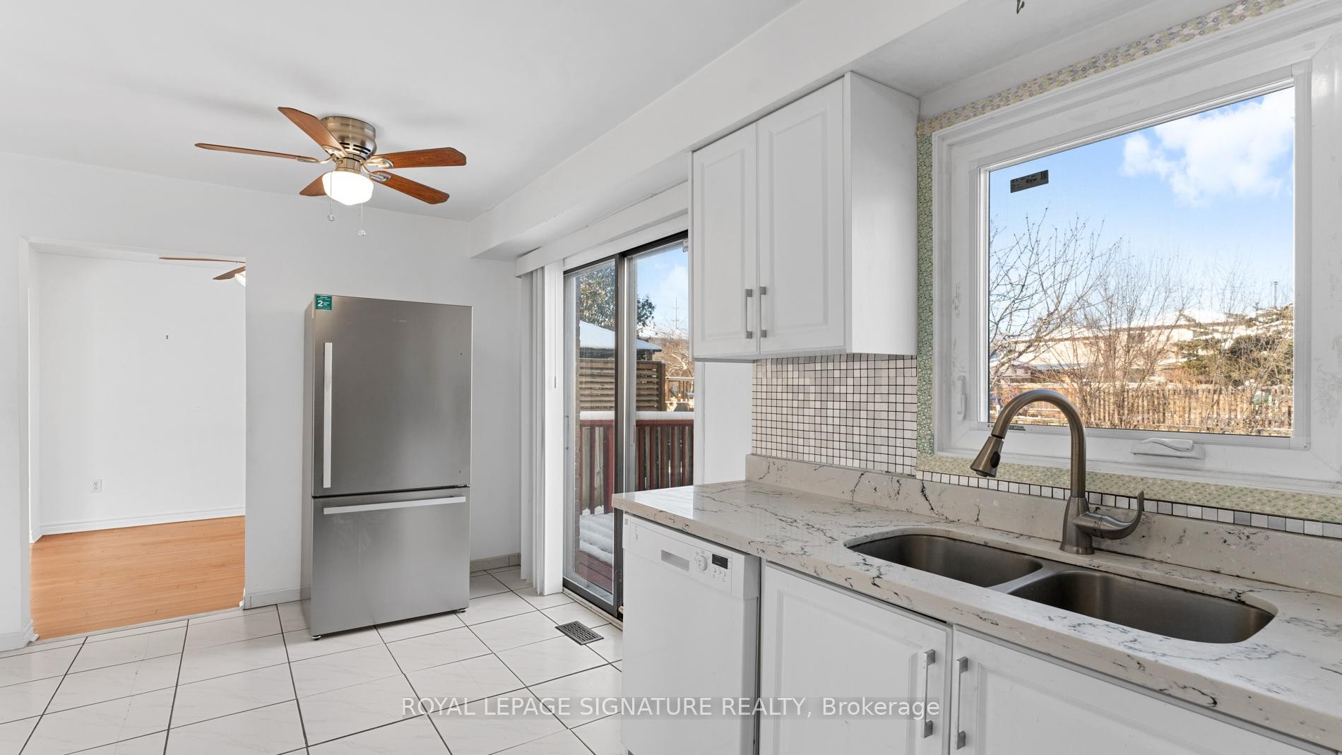 18 Charlton Crescent, Ajax, ON - Indoor Photo Showing Kitchen With Double Sink