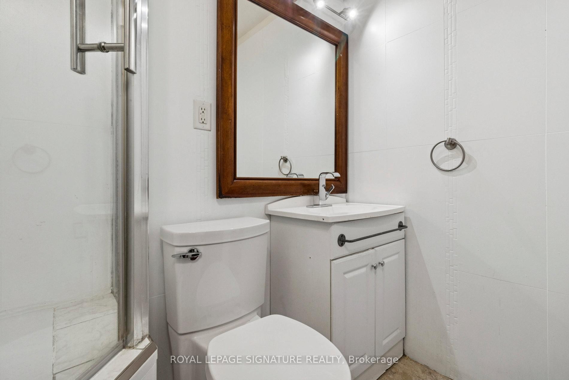 720-4645 Jane Street, Toronto, ON - Indoor Photo Showing Bathroom