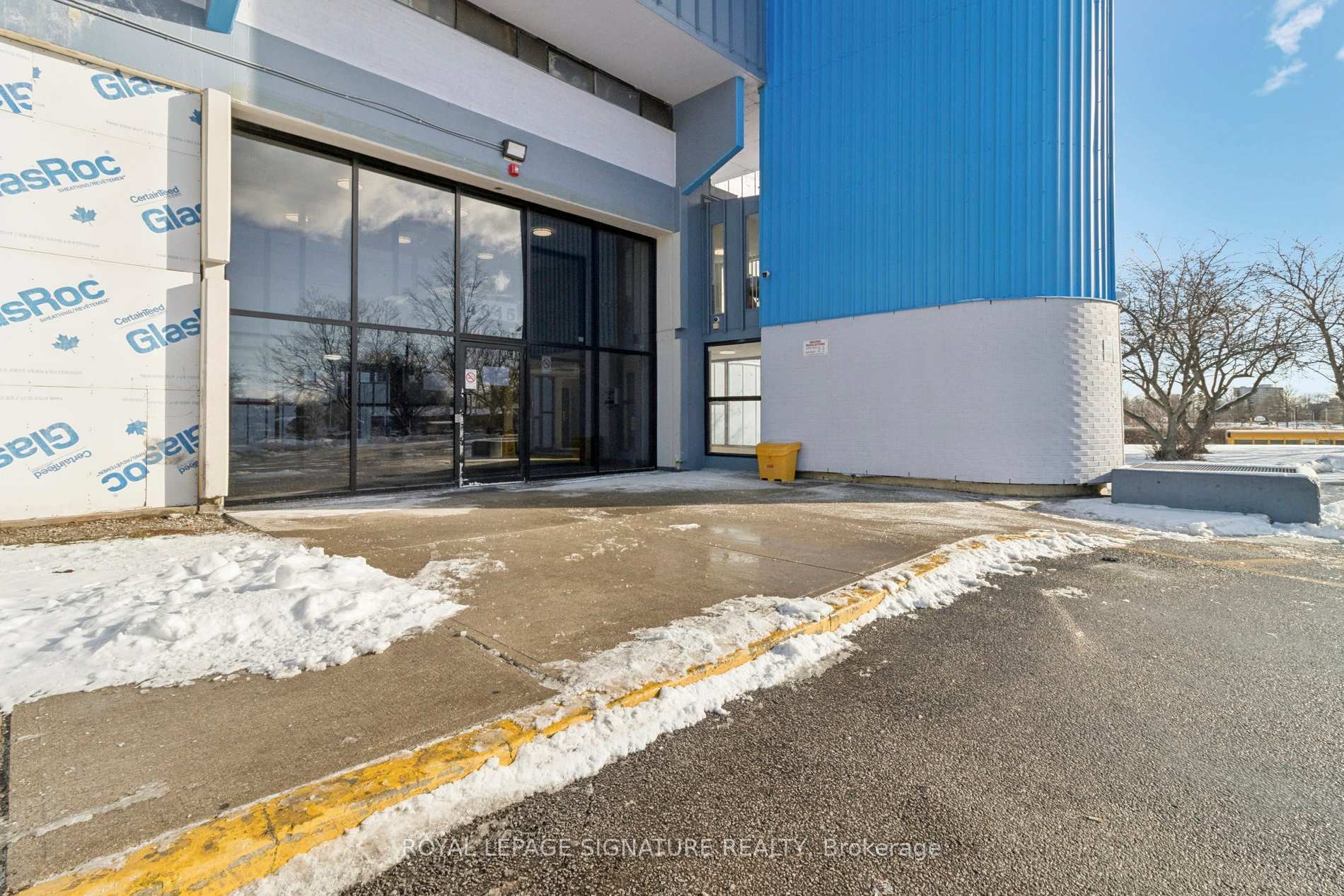 720-4645 Jane Street, Toronto, ON - Outdoor