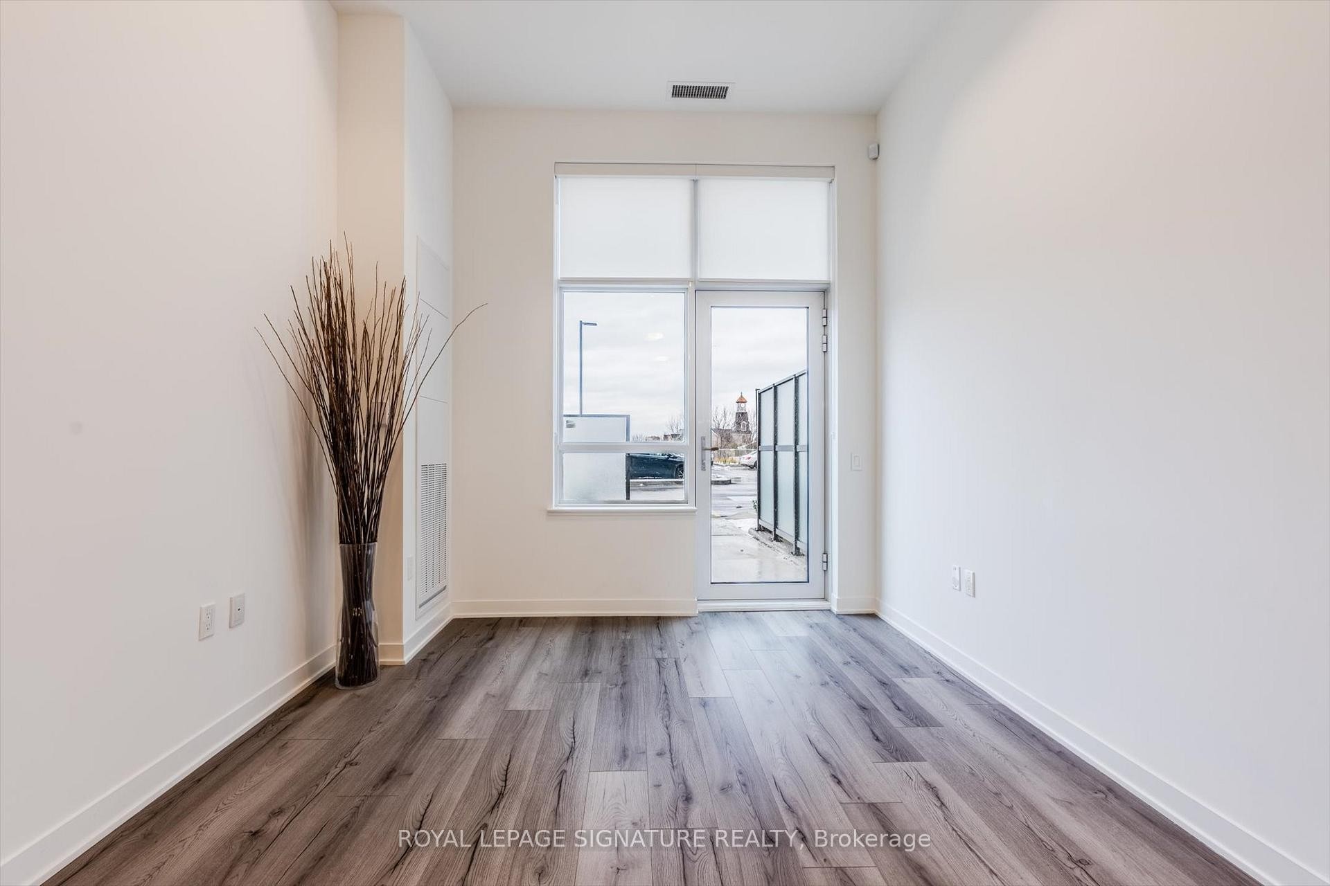 132-395 Dundas Street W, Oakville, ON - Indoor Photo Showing Other Room