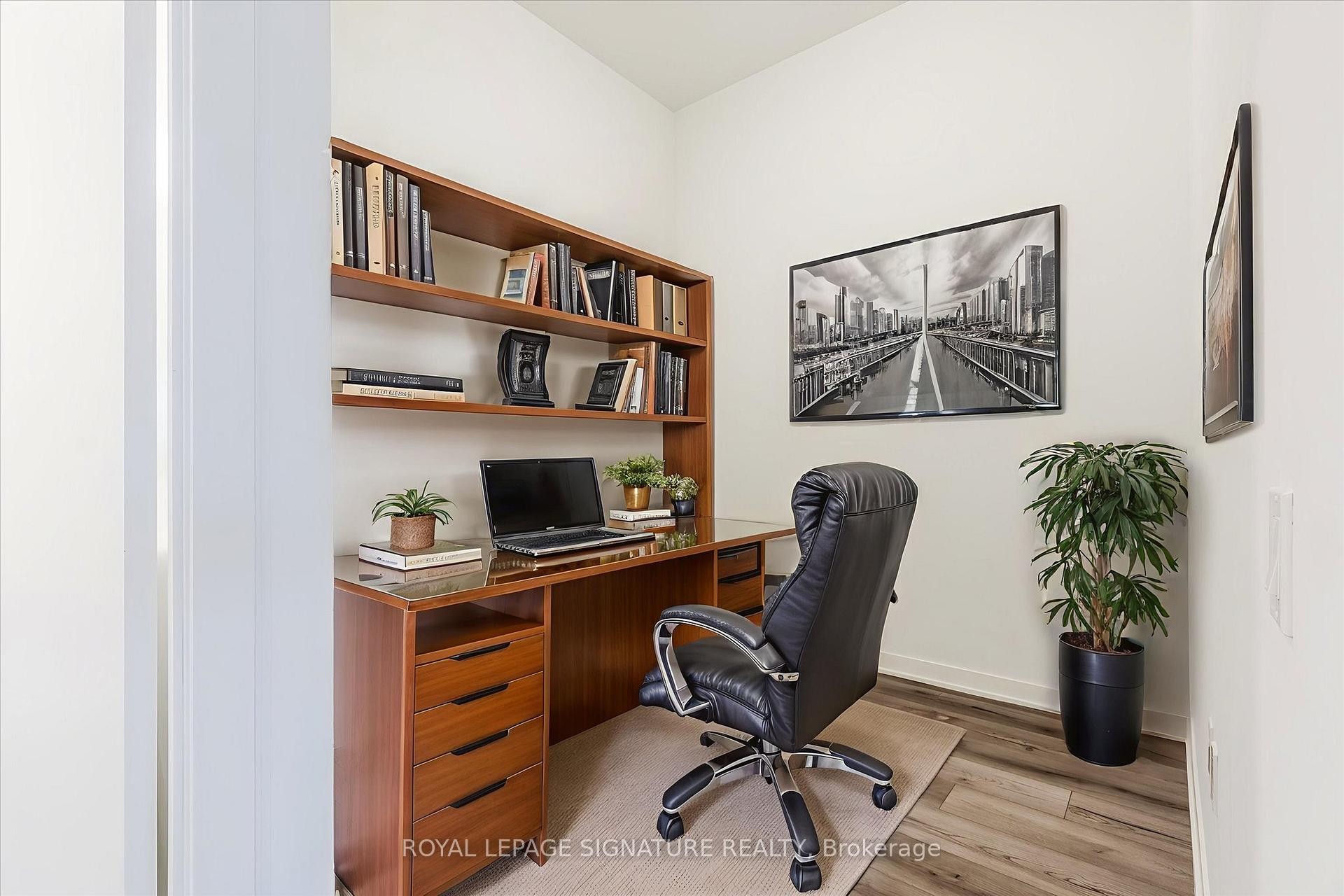 132-395 Dundas Street W, Oakville, ON - Indoor Photo Showing Office