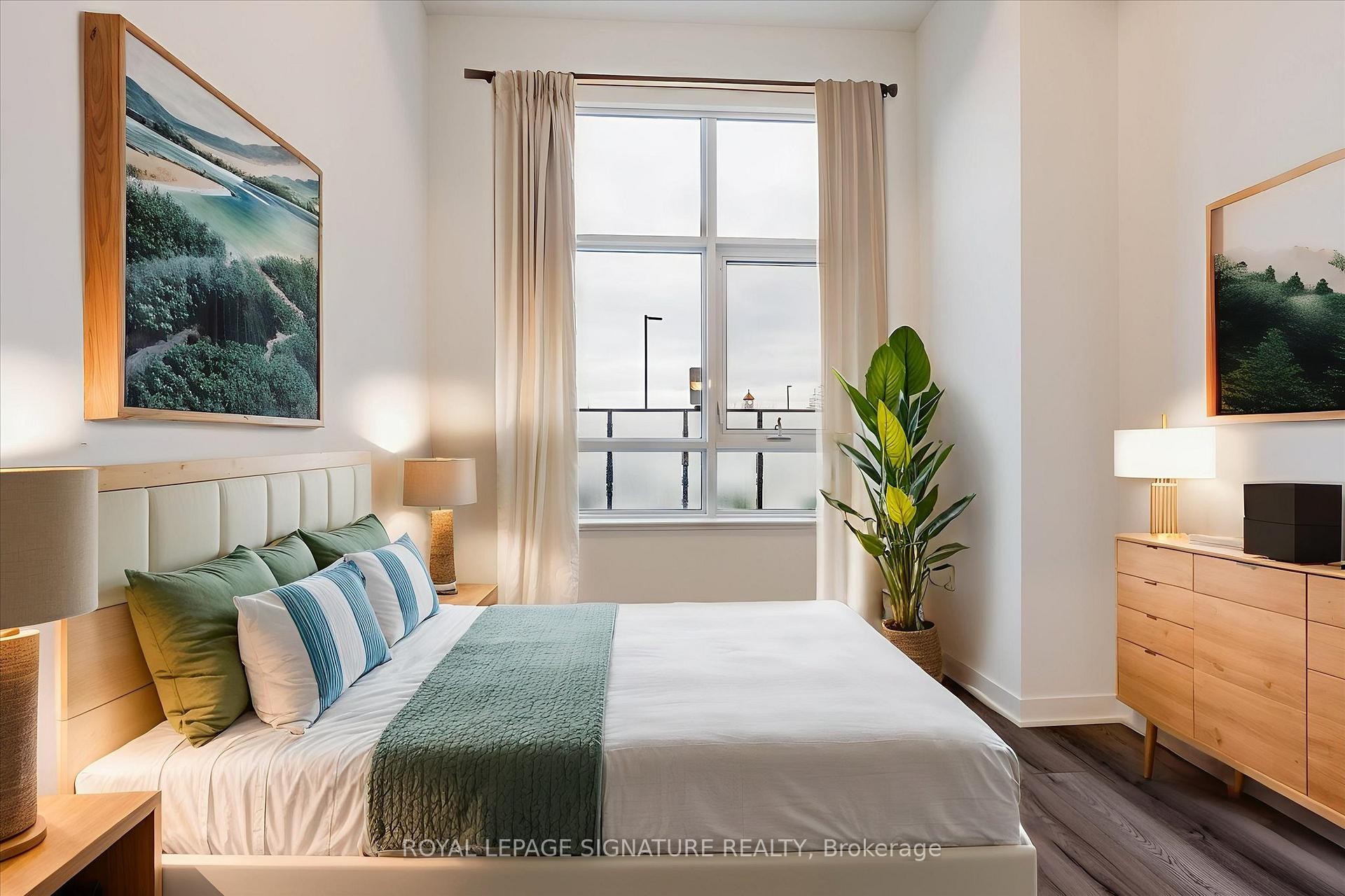 132-395 Dundas Street W, Oakville, ON - Indoor Photo Showing Bedroom