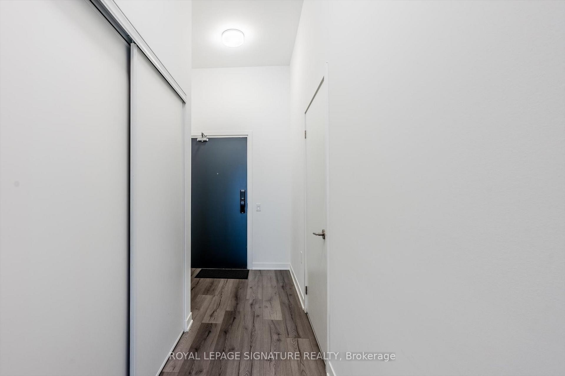 132-395 Dundas Street W, Oakville, ON - Indoor Photo Showing Other Room