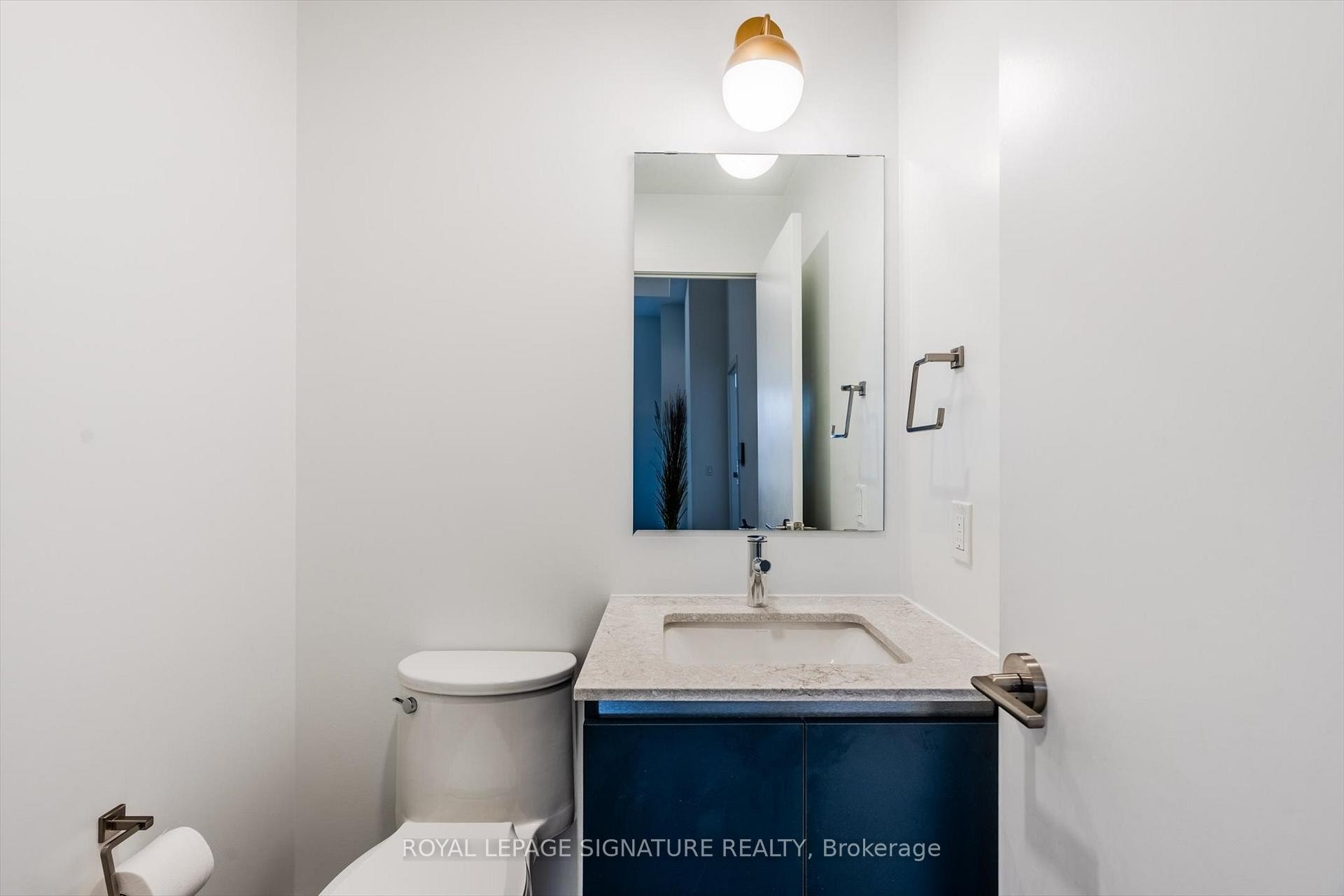 132-395 Dundas Street W, Oakville, ON - Indoor Photo Showing Bathroom