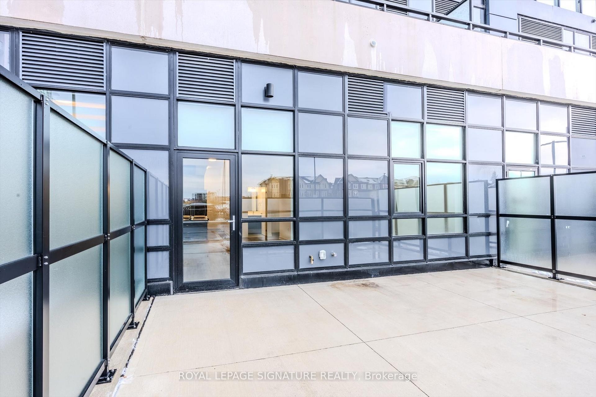 132-395 Dundas Street W, Oakville, ON - Indoor Photo Showing Other Room