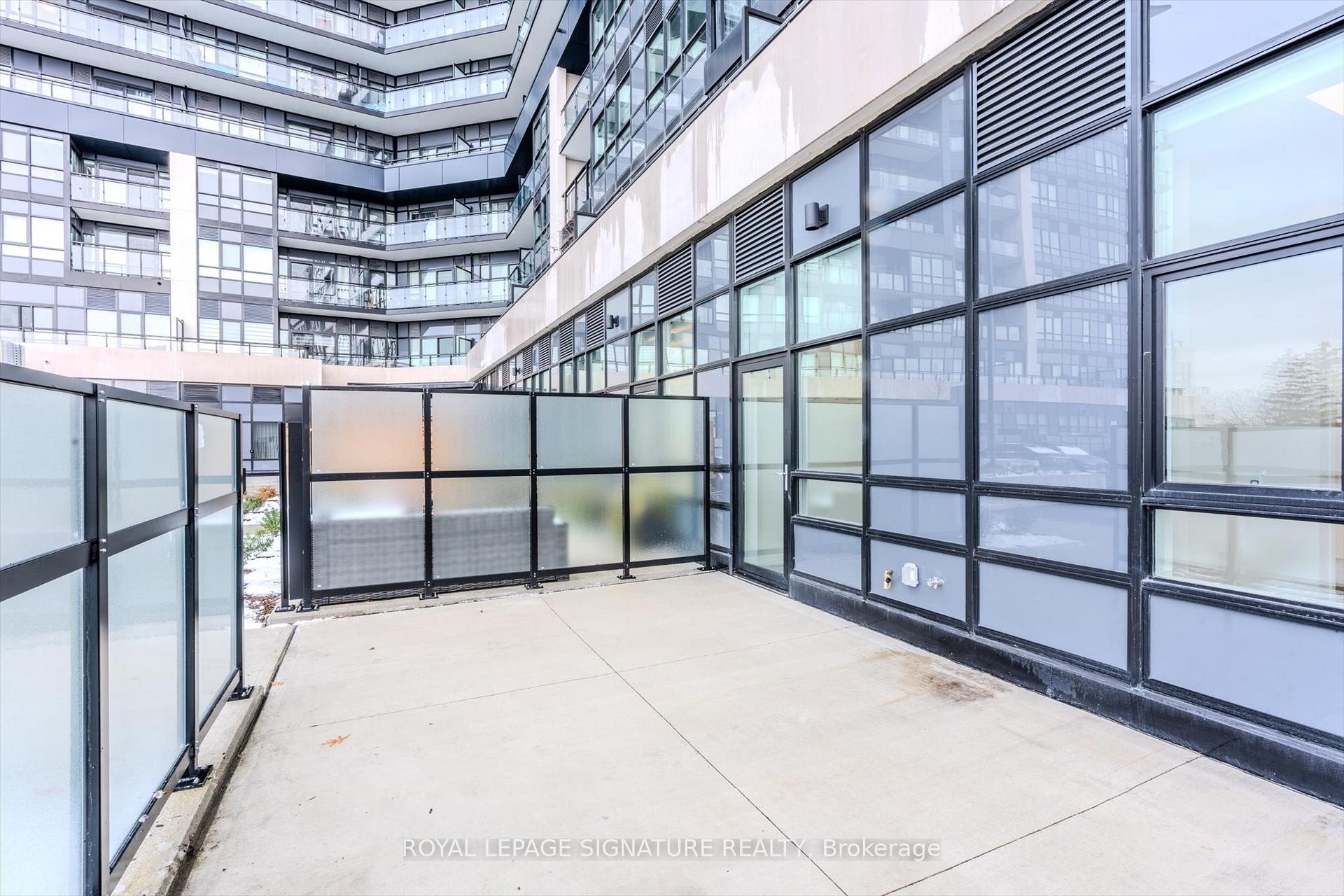 132-395 Dundas Street W, Oakville, ON - Indoor Photo Showing Other Room