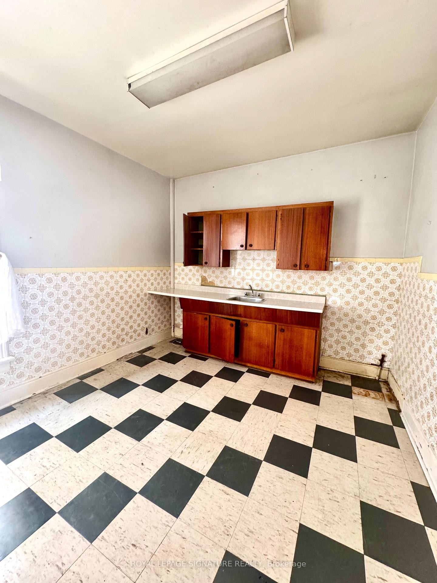 203 Euclid Avenue, Toronto, ON - Indoor