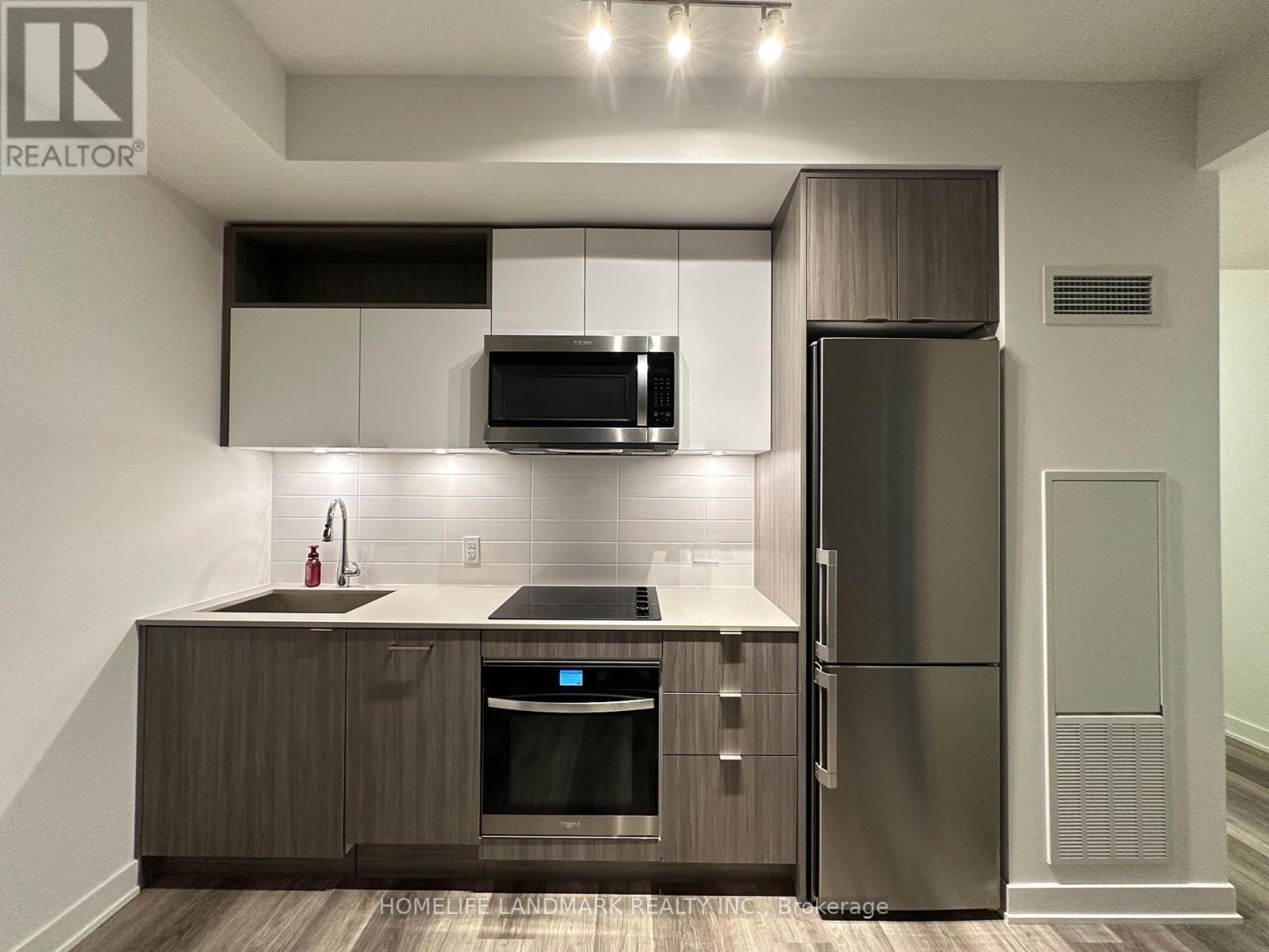 2331 - 135 Lower Sherbourne Street, Toronto, ON - Indoor Photo Showing Kitchen With Upgraded Kitchen