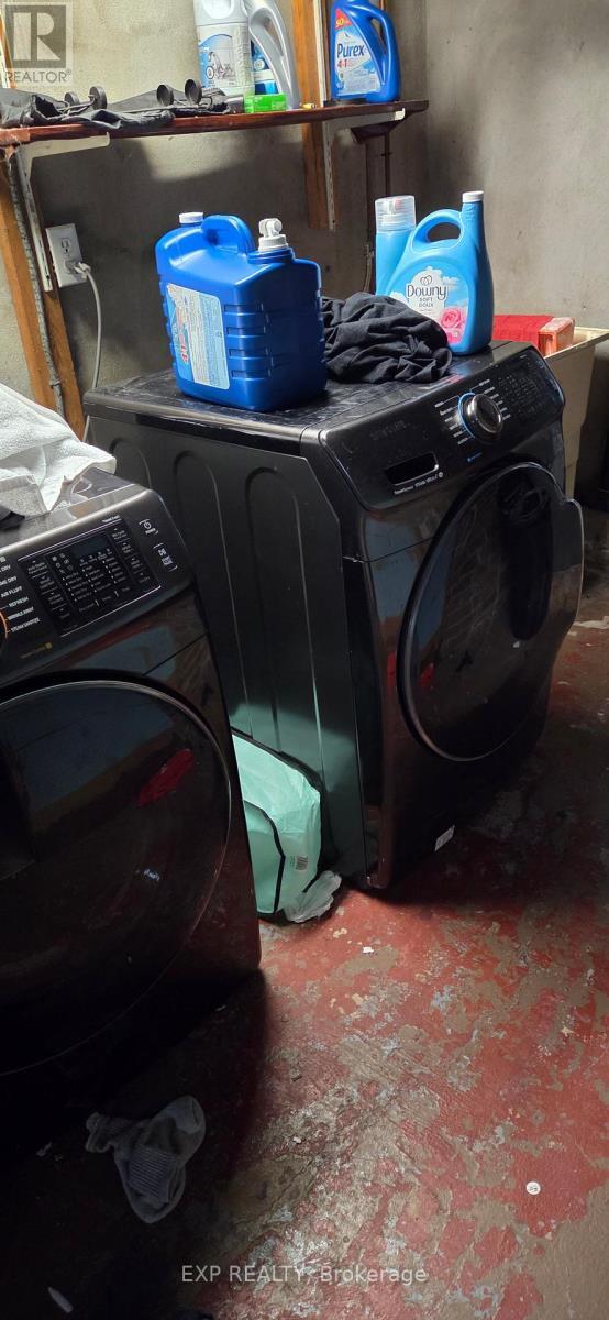 929 Ritson Road N, Oshawa, ON - Indoor Photo Showing Garage