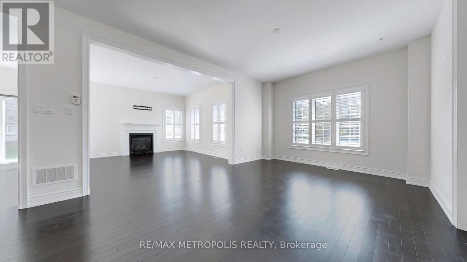 156 Muirfield Drive, Barrie, ON - Indoor With Fireplace