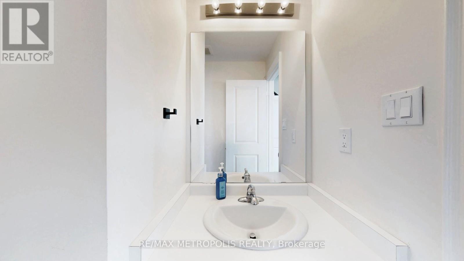 156 Muirfield Drive, Barrie, ON - Indoor Photo Showing Bathroom
