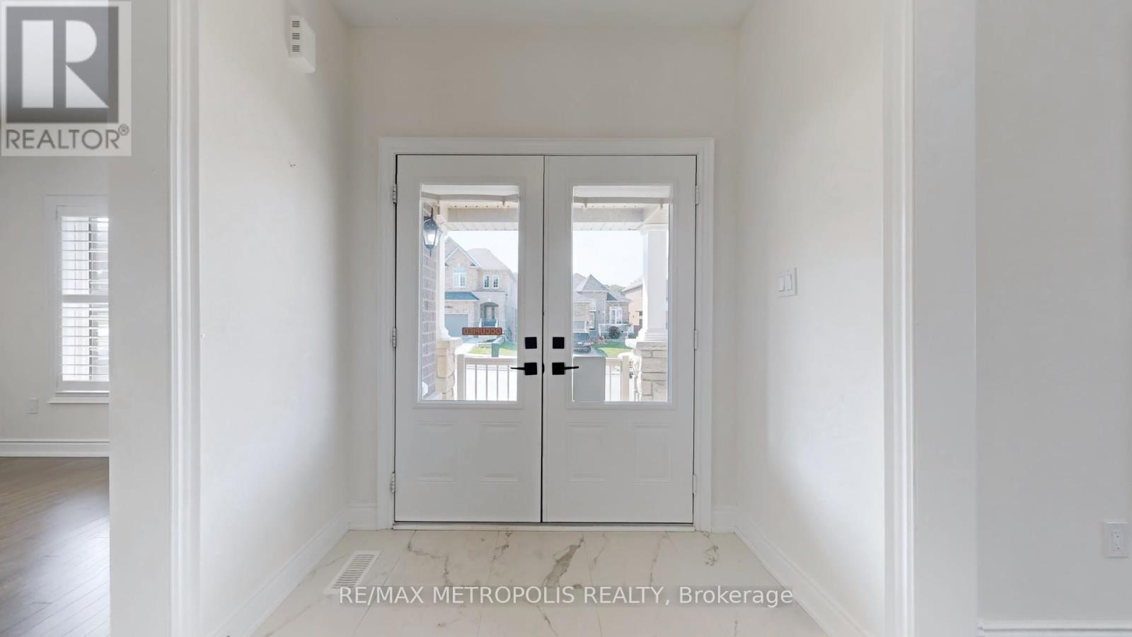 156 Muirfield Drive, Barrie, ON - Indoor Photo Showing Other Room