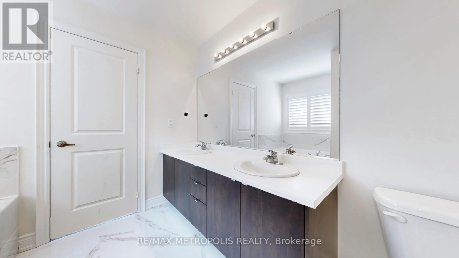 156 Muirfield Drive, Barrie, ON - Indoor Photo Showing Bathroom