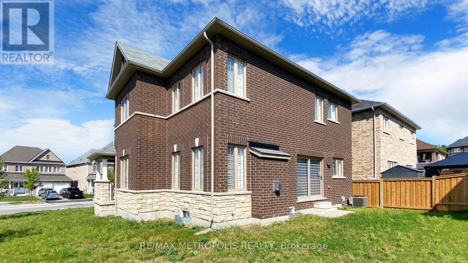 156 Muirfield Drive, Barrie, ON - Outdoor