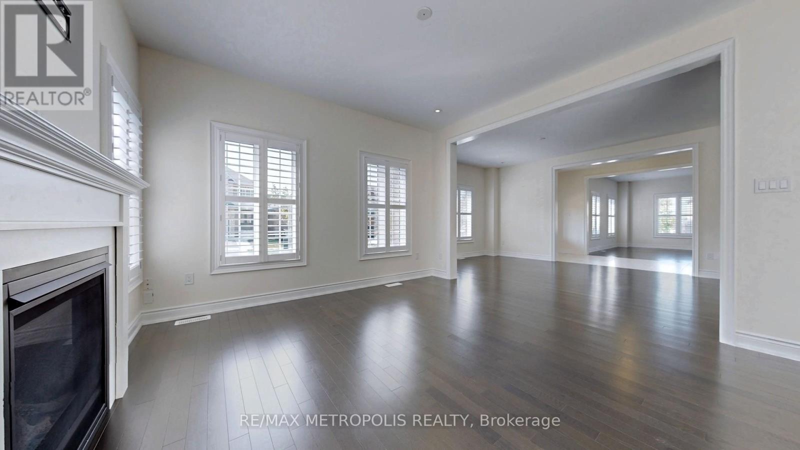 156 Muirfield Drive, Barrie, ON - Indoor With Fireplace