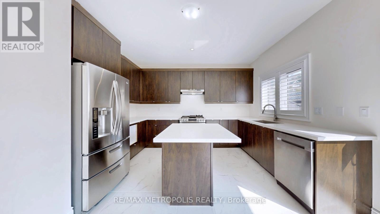 156 Muirfield Drive, Barrie, ON - Indoor Photo Showing Kitchen