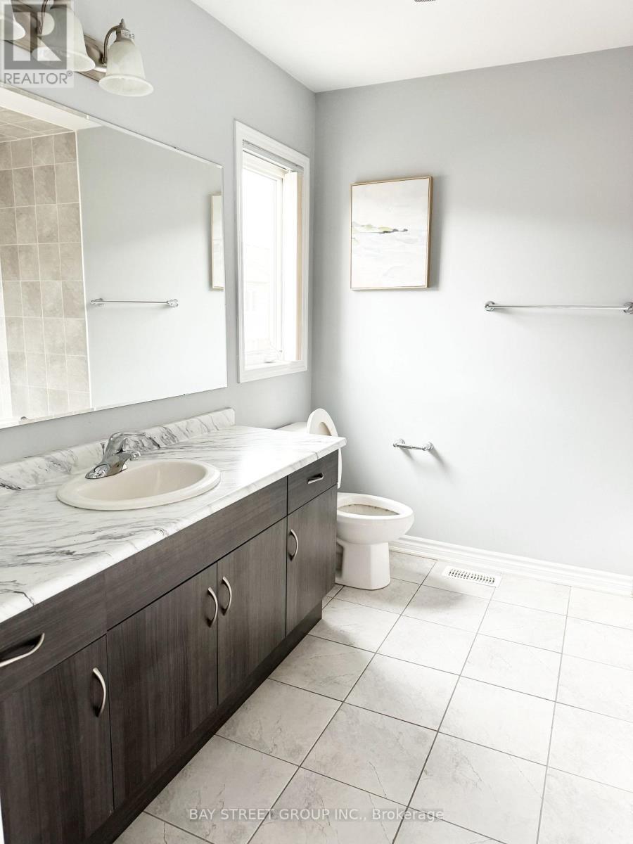 1091 Biason Circle, Milton, ON - Indoor Photo Showing Bathroom