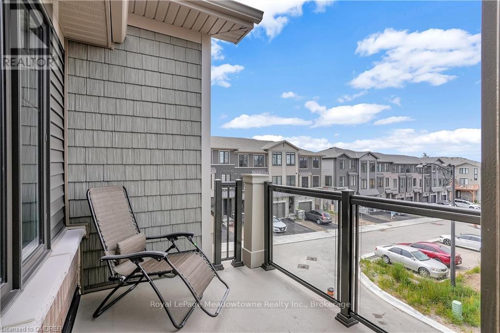 119 - 10 Birmingham Drive, Cambridge, ON - Outdoor With Balcony