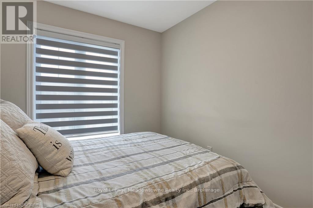 119 - 10 Birmingham Drive, Cambridge, ON - Indoor Photo Showing Bedroom