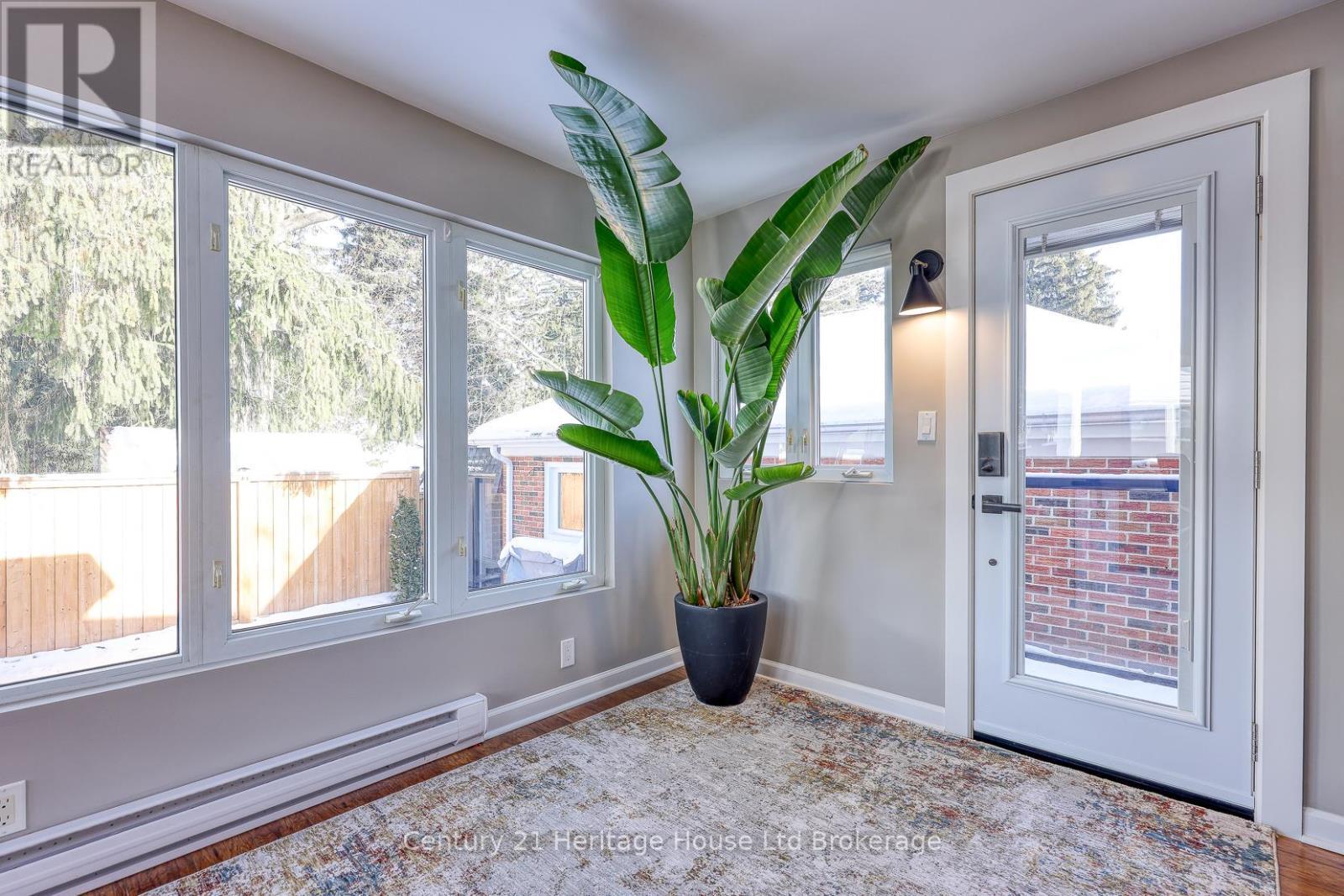 449 Vincent Street, Woodstock (Woodstock - North), ON - Indoor Photo Showing Other Room