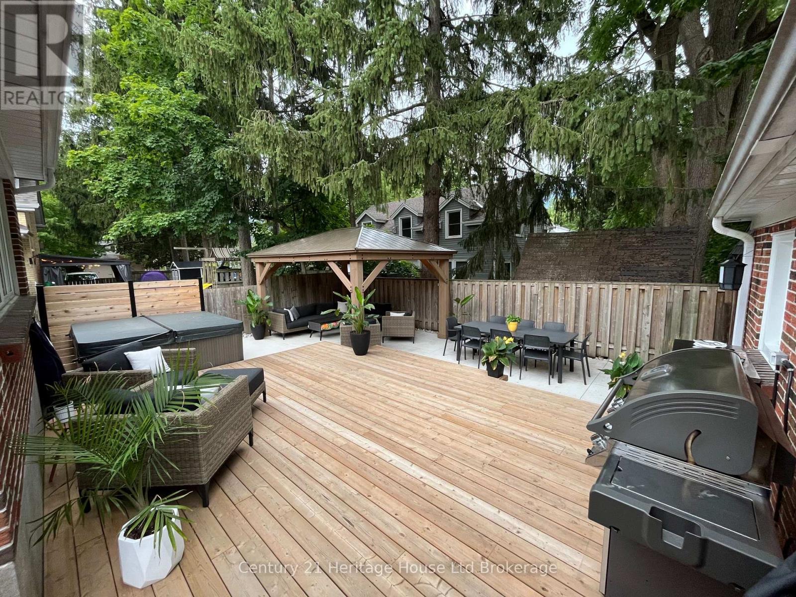 Summer Pic - 449 Vincent Street, Woodstock (Woodstock - North), ON - Outdoor With Deck Patio Veranda With Exterior