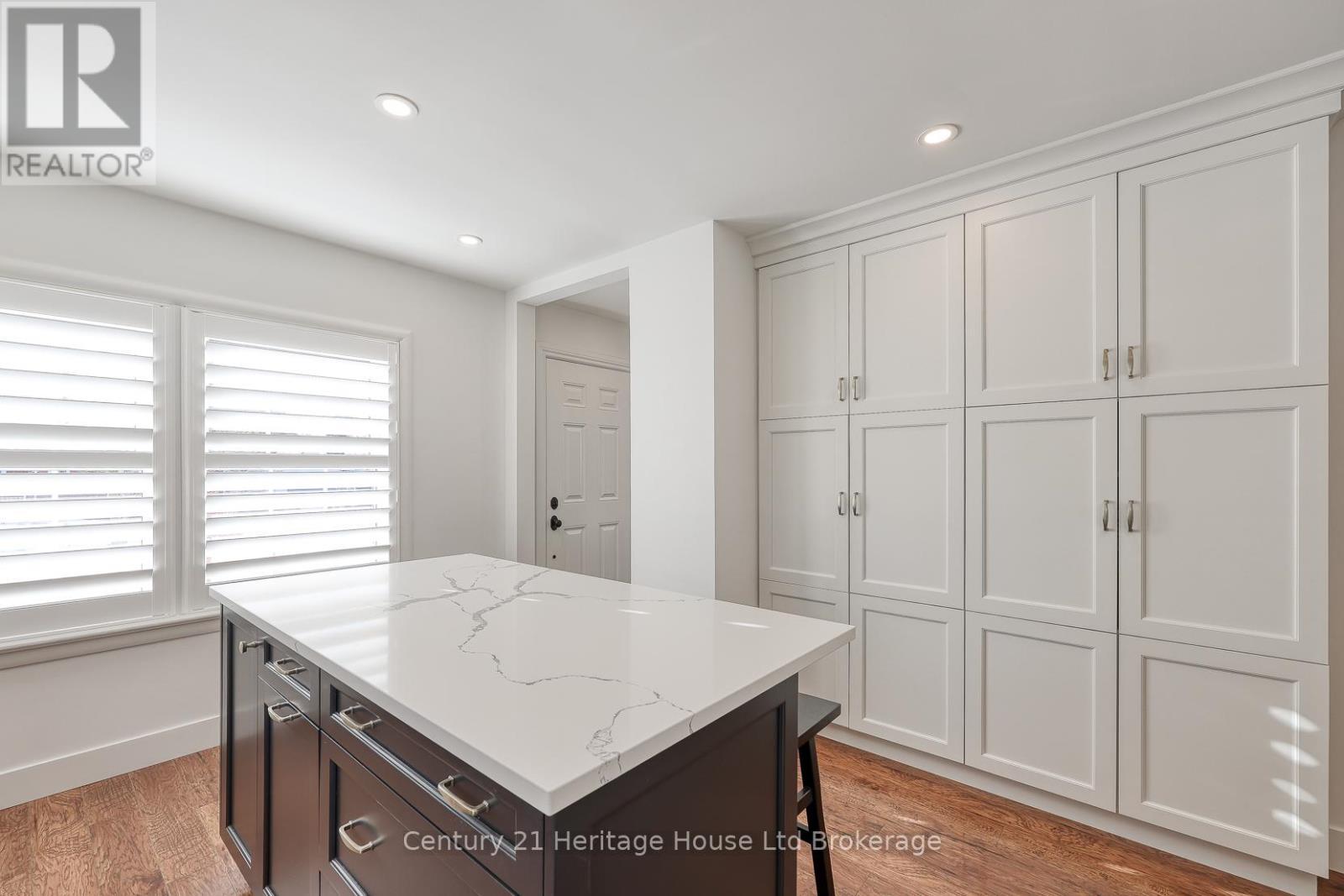 449 Vincent Street, Woodstock (Woodstock - North), ON - Indoor