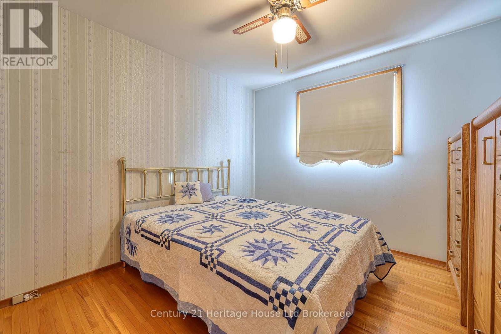 816 Pavey Street, Woodstock (Woodstock - South), ON - Indoor Photo Showing Bedroom