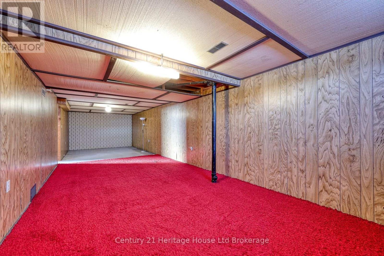 816 Pavey Street, Woodstock (Woodstock - South), ON - Indoor Photo Showing Other Room