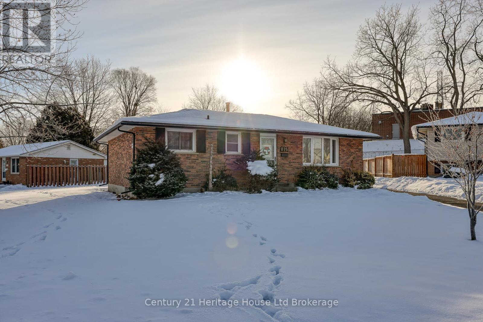 816 Pavey Street, Woodstock (Woodstock - South), ON - Outdoor