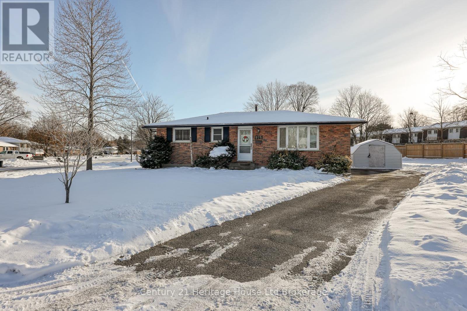 816 Pavey Street, Woodstock (Woodstock - South), ON - Outdoor
