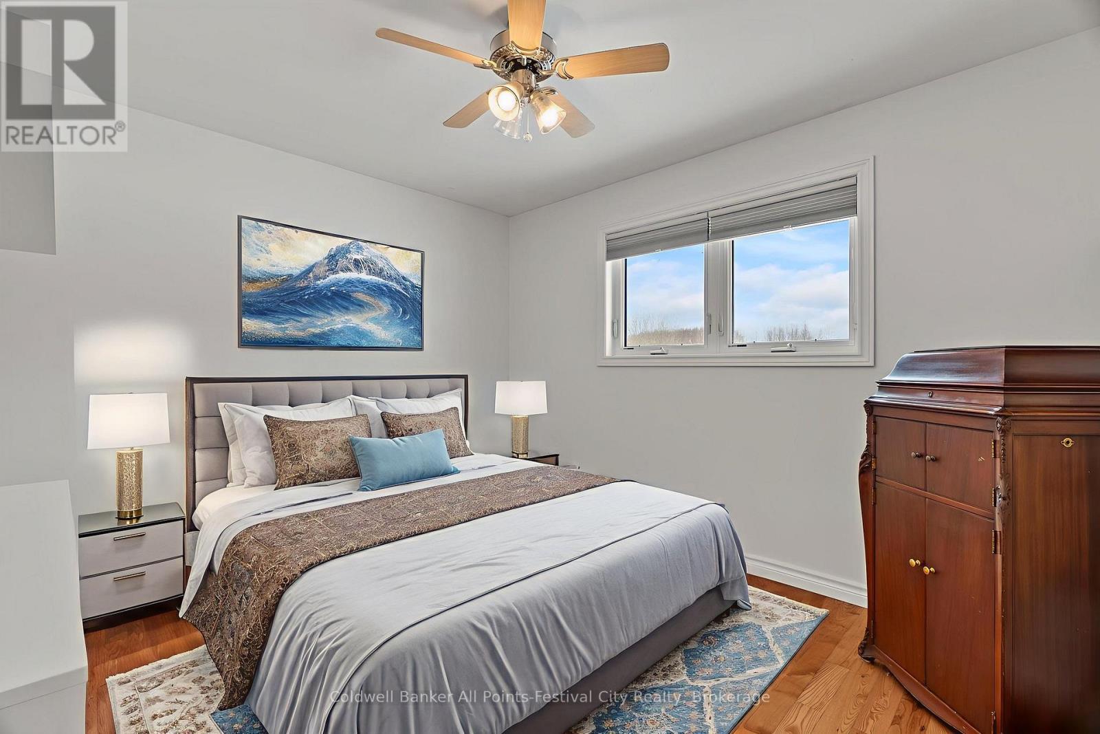 34889 Black'S Point Road, Central Huron (Goderich), ON - Indoor Photo Showing Bedroom