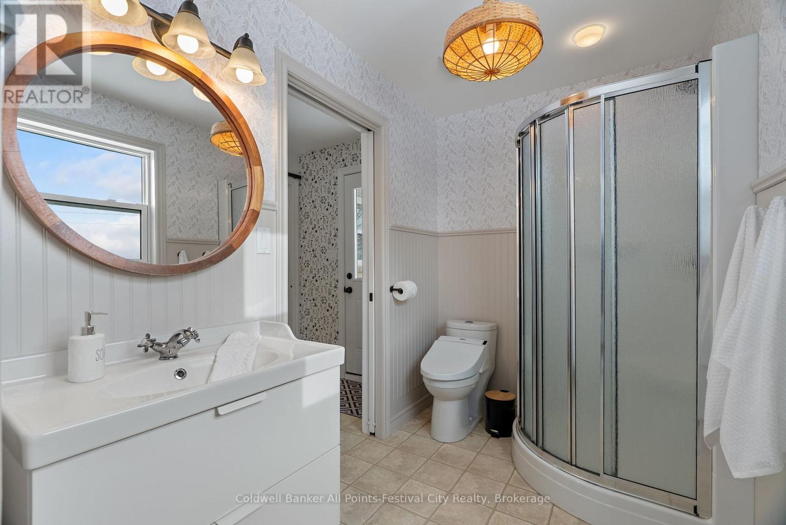 34889 Black'S Point Road, Central Huron (Goderich), ON - Indoor Photo Showing Bathroom