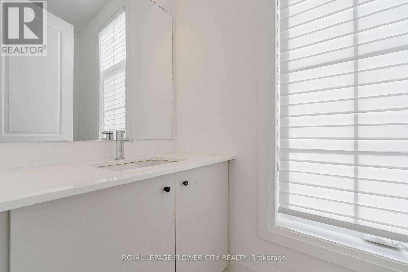 518 Kleinberg Summit Way, Vaughan, ON - Indoor Photo Showing Bathroom