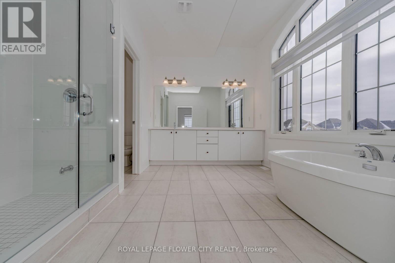518 Kleinberg Summit Way, Vaughan, ON - Indoor Photo Showing Bathroom