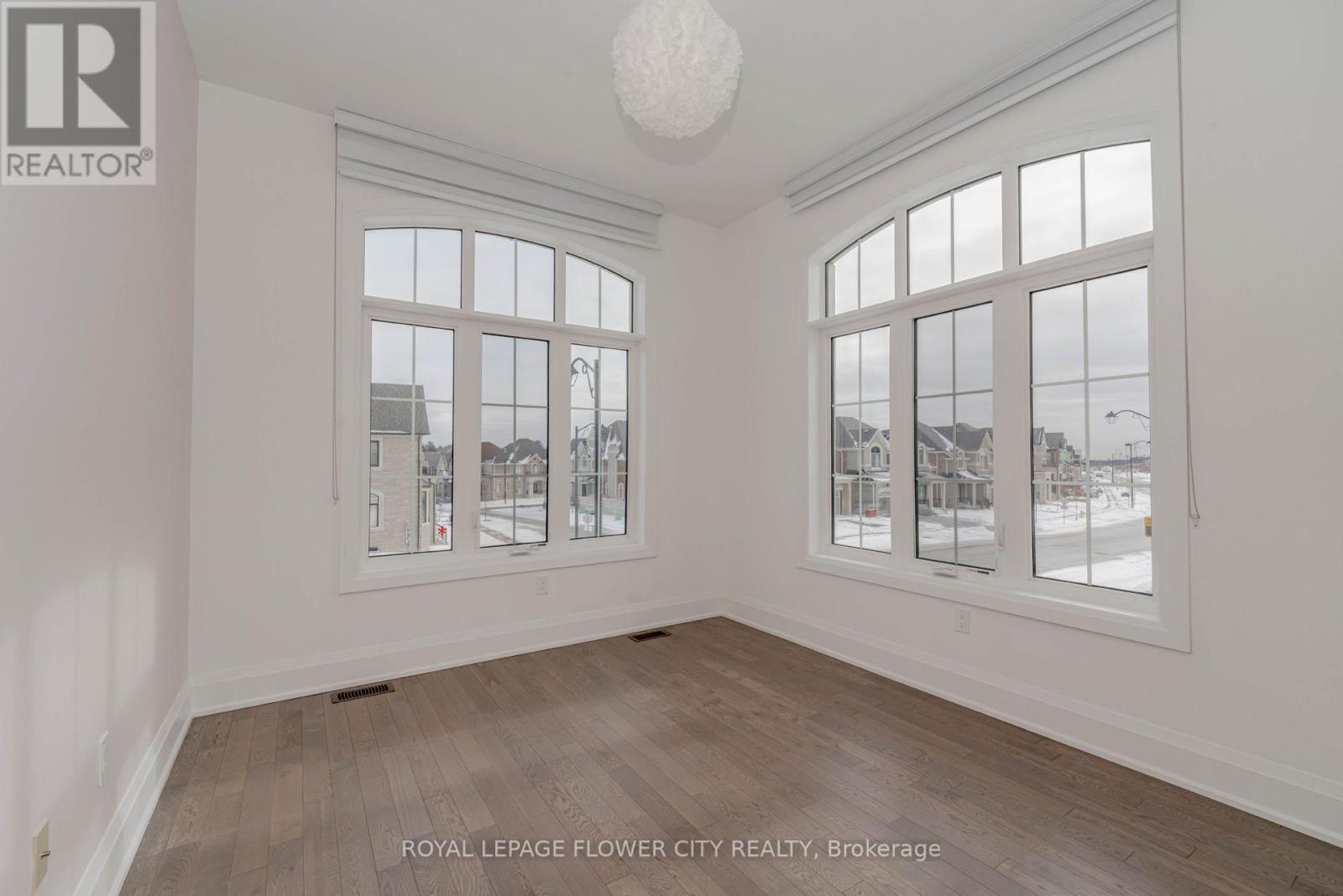 518 Kleinberg Summit Way, Vaughan, ON - Indoor Photo Showing Other Room