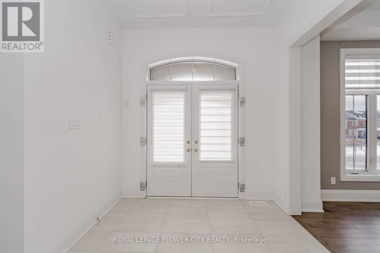 518 Kleinberg Summit Way, Vaughan, ON - Indoor Photo Showing Other Room