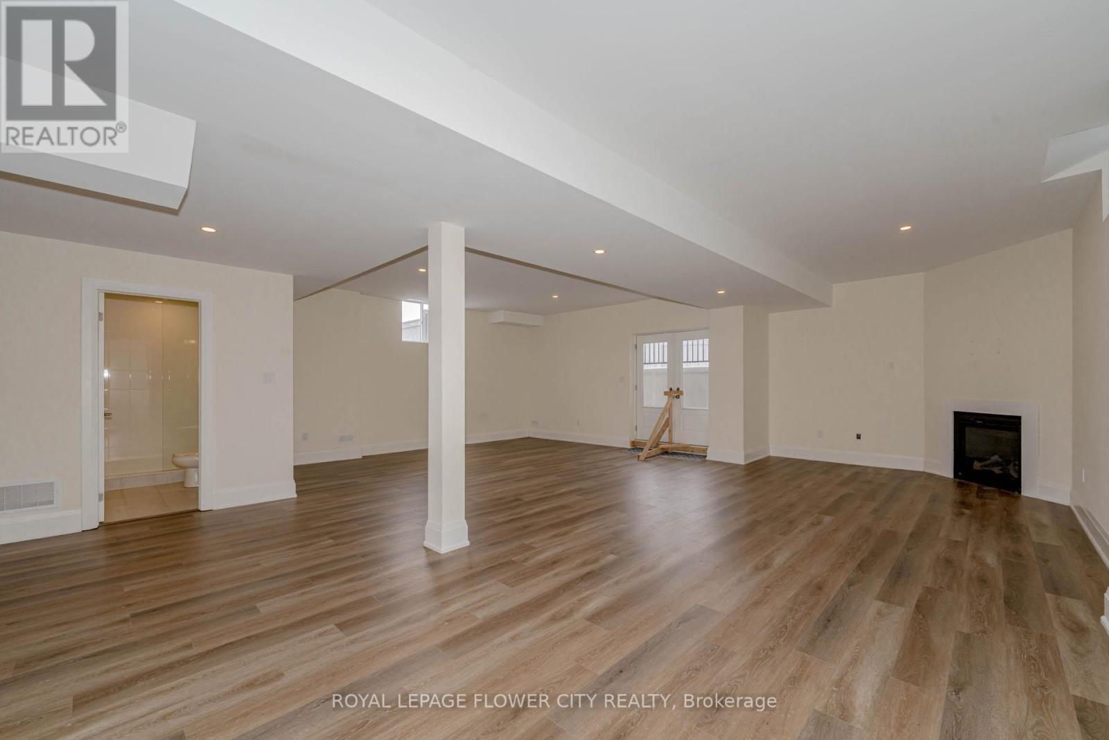 518 Kleinberg Summit Way, Vaughan, ON - Indoor Photo Showing Other Room