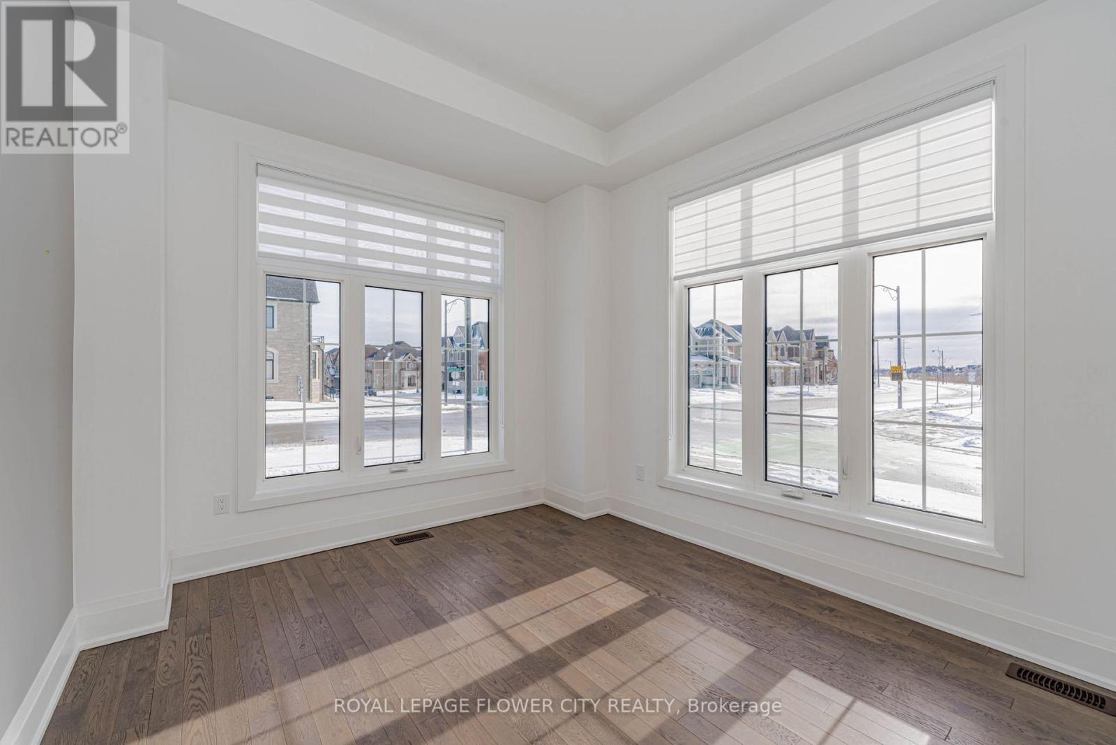 518 Kleinberg Summit Way, Vaughan, ON - Indoor Photo Showing Other Room