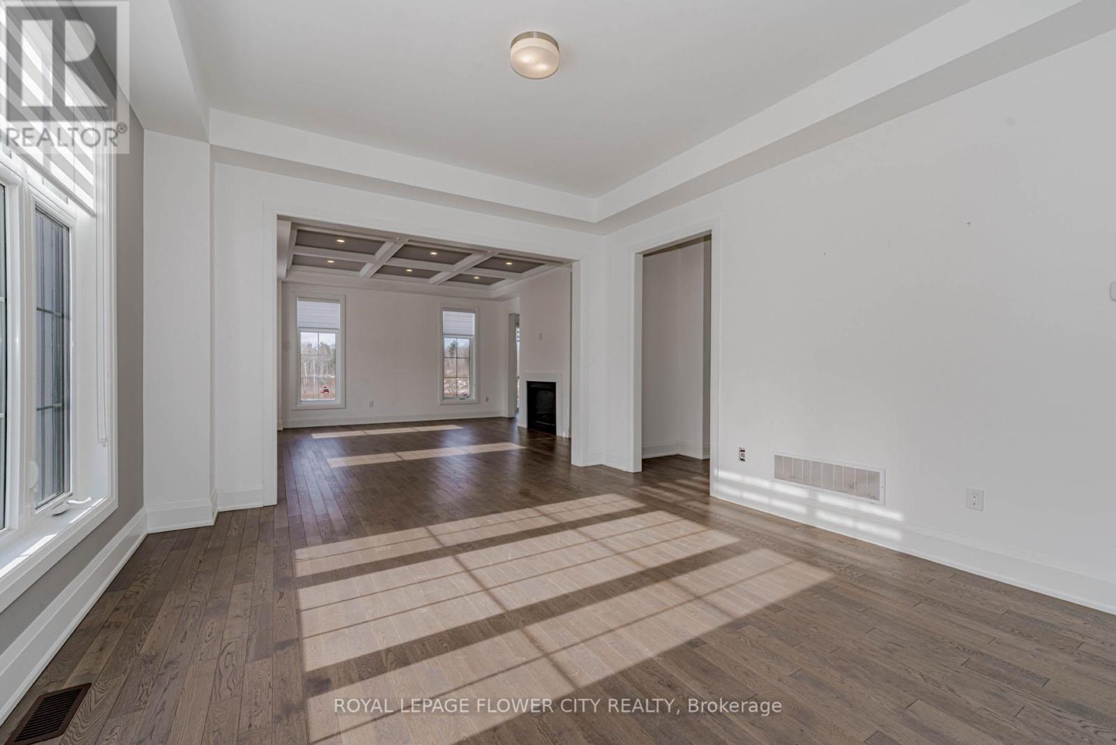 518 Kleinberg Summit Way, Vaughan, ON - Indoor Photo Showing Other Room