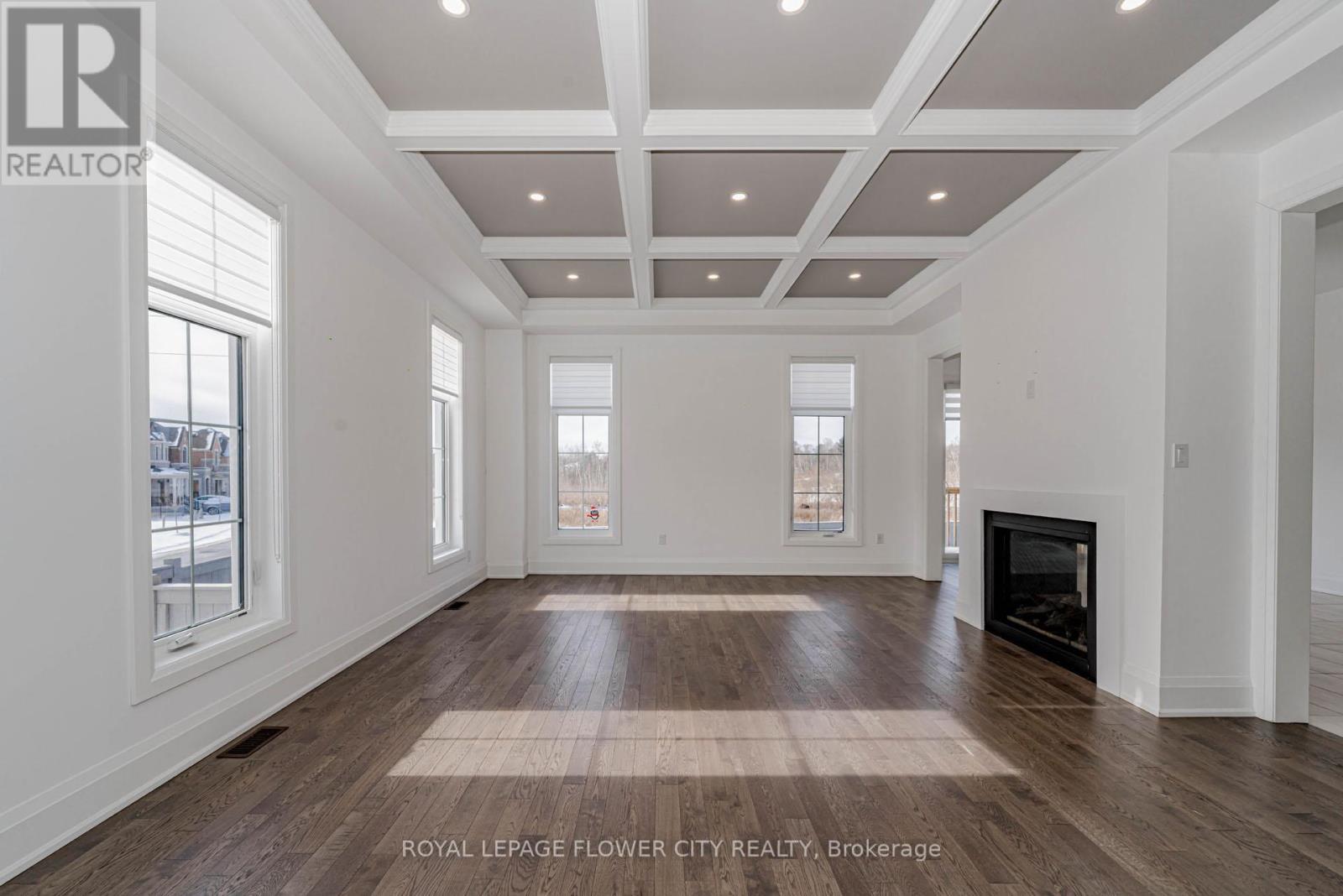 518 Kleinberg Summit Way, Vaughan, ON - Indoor Photo Showing Other Room With Fireplace