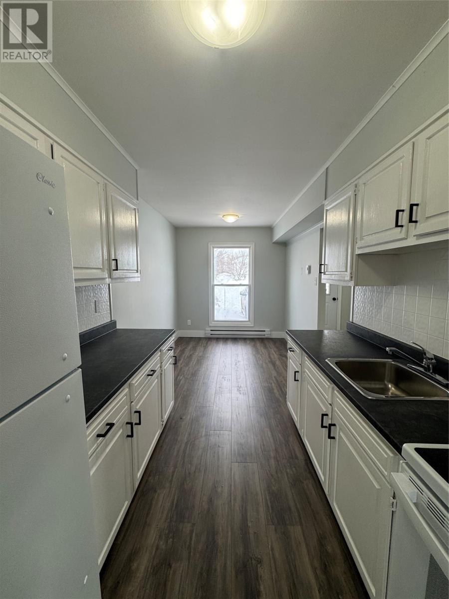 11 Ebsary Place, Grand Falls-Windsor, NL - Indoor Photo Showing Kitchen